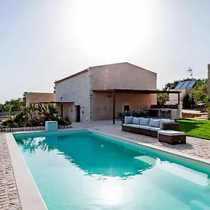 Casale Donna Costanza Villa